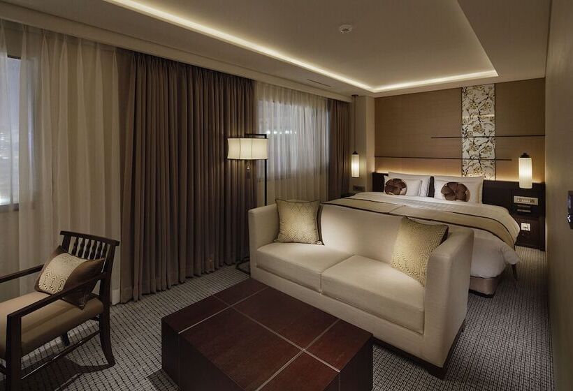Полулюкс Клуб, Royal Hotel Seoul