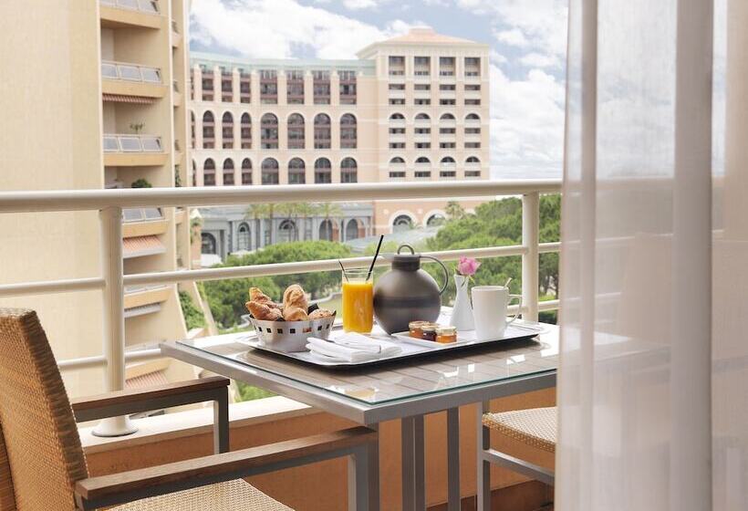 اتاق لوکس با چشم‌انداز دریا, Le Méridien Beach Plaza