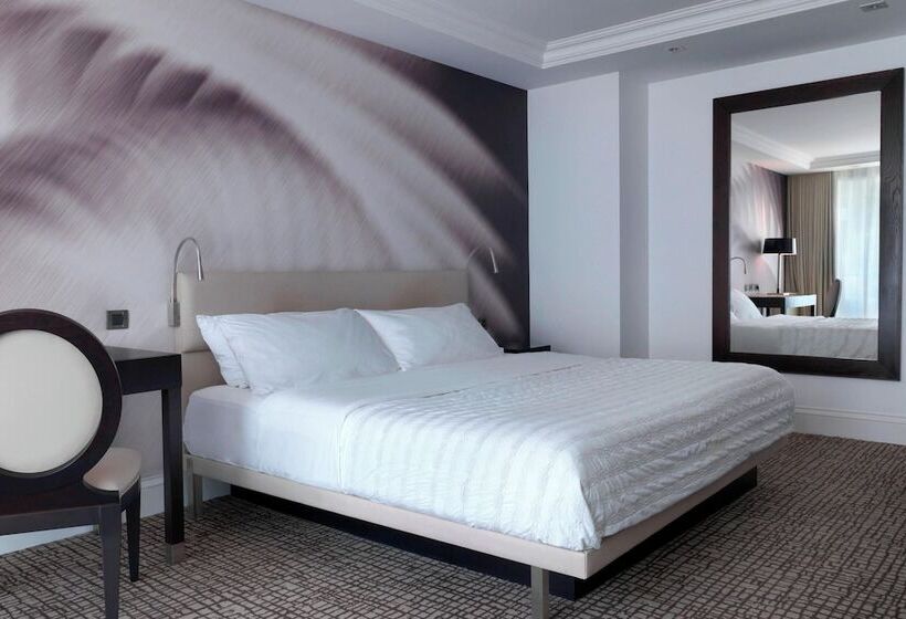 اتاق لوکس با چشم‌انداز دریا, Le Méridien Beach Plaza