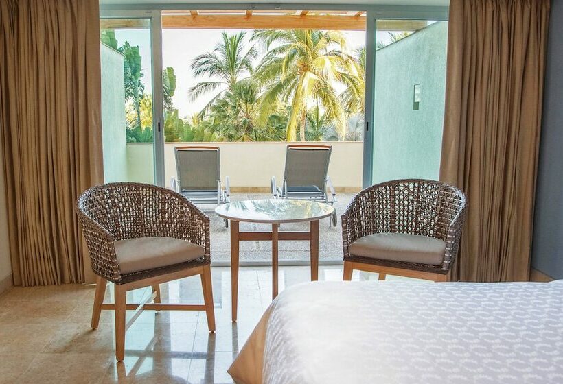 Quarto deluxe vista jardim, Sheraton Buganvilias Resort & Convention Center