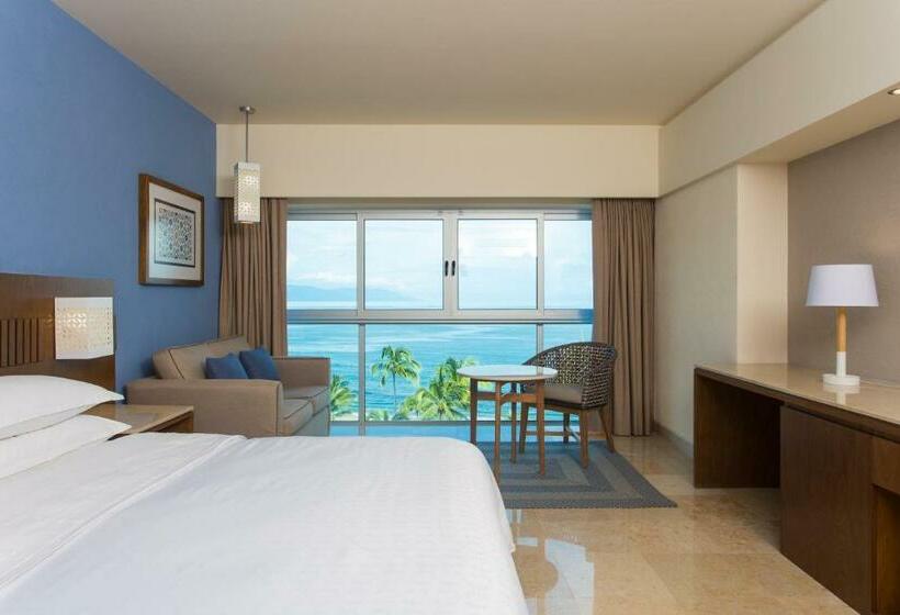 Quarto Deluxe Cama King, Sheraton Buganvilias Resort & Convention Center