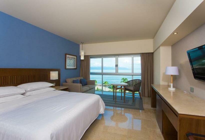 Quarto Deluxe Cama King, Sheraton Buganvilias Resort & Convention Center