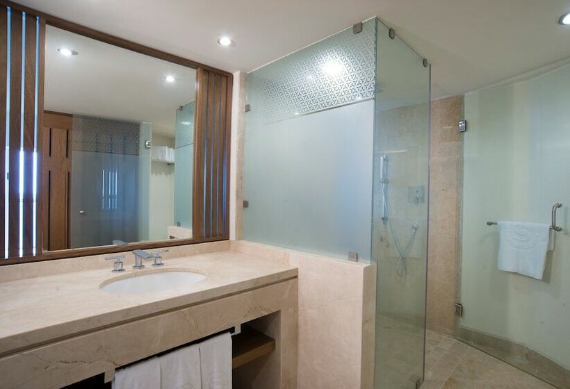 Quarto deluxe vista mar, Sheraton Buganvilias Resort & Convention Center