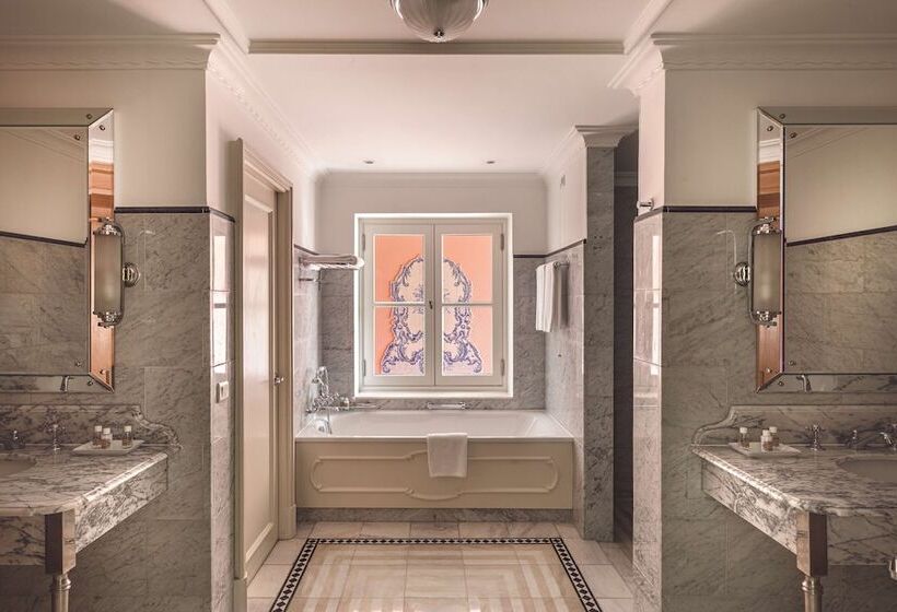 Люкс Повышенной Комфортности, Reid S Palace, A Belmond Hotel, Madeira