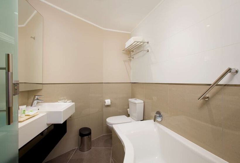 Номер Стандарт, Sunsquare Cape Town Gardens