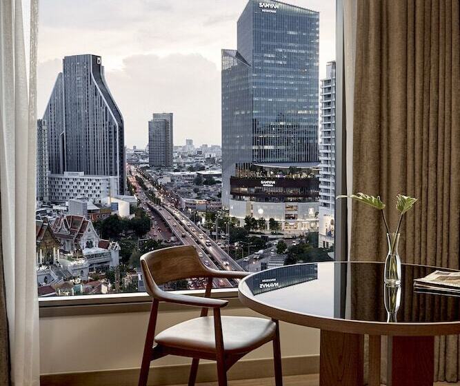 اتاق لوکس با تخت بزرگ, Montien Hotel Surawong Bangkok
