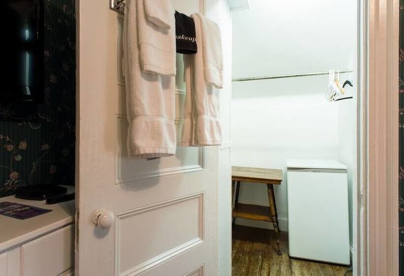 スタンダードルーム, The Coolidge Corner Guest House: A Brookline Bed And Breakfast