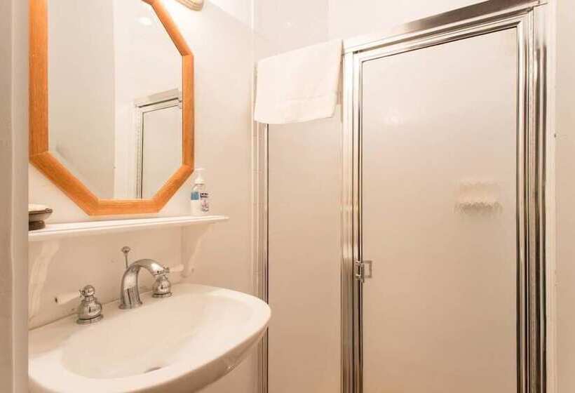 スタンダードルーム, The Coolidge Corner Guest House: A Brookline Bed And Breakfast