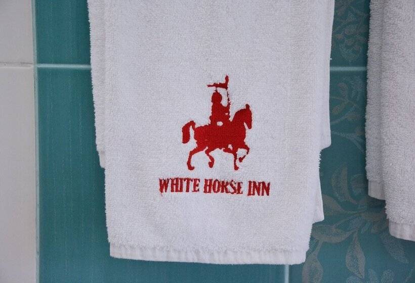 سوییت اجرایی, White Horse Inn