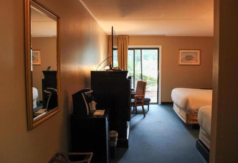 Номер Стандарт, Fireside Inn & Suites Gilford