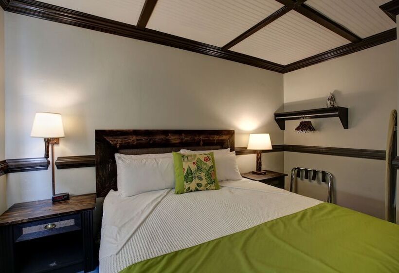 Suite, Caliente Tropics