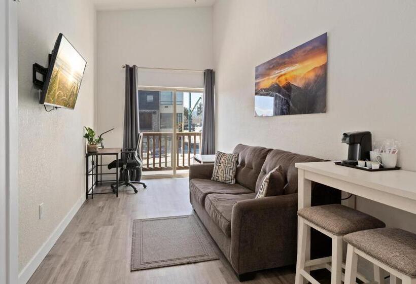 Family Suite, Cedar Street Hotel & Suites