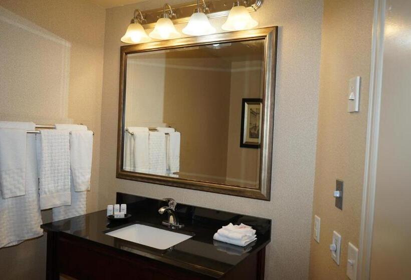 キングサイズベッドのスタンダードルーム, Wingate By Wyndham Bellingham Heritage Inn
