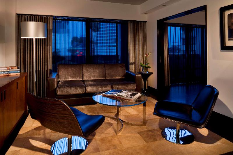 Люкс, Sixty Beverly Hills