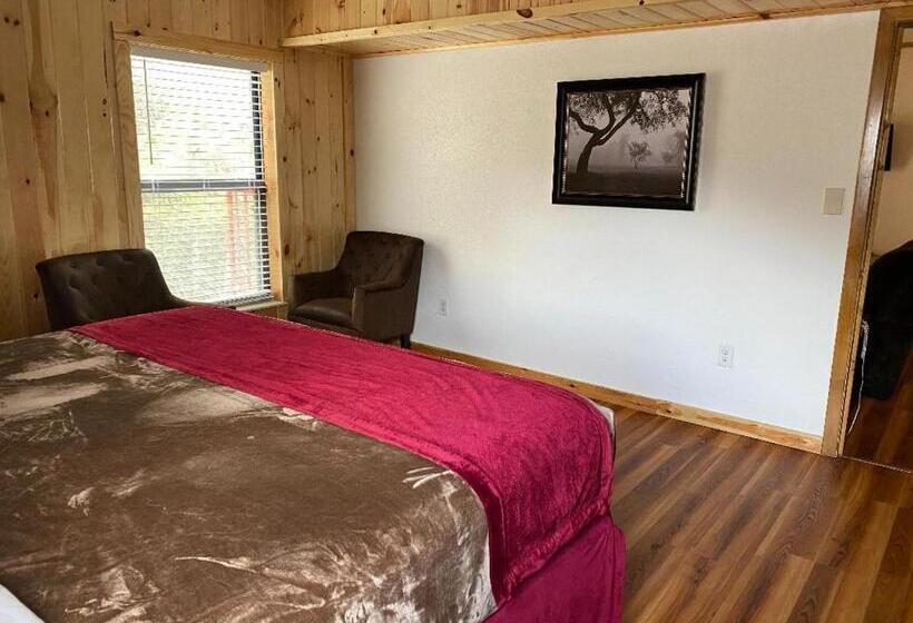 Suite, Zoders Inn And Suites