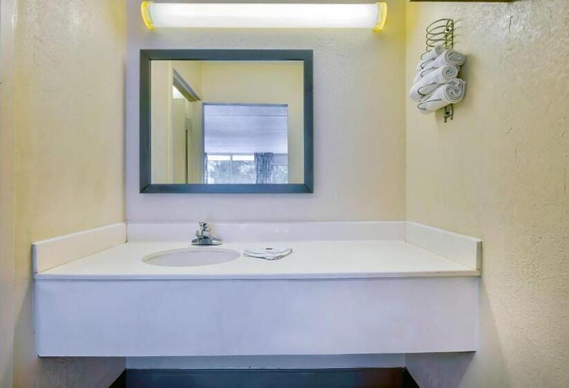 Четырехместный Номер Deluxe, Motel 6 Morgantown