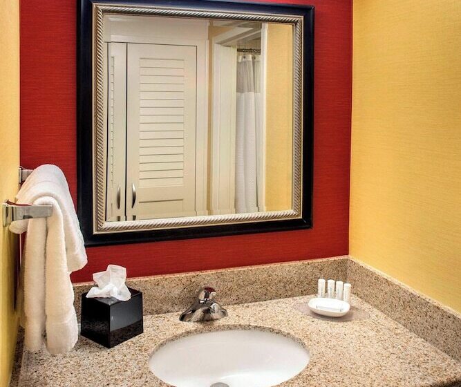 Люкс, Courtyard By Marriott Tarrytown Westchester County