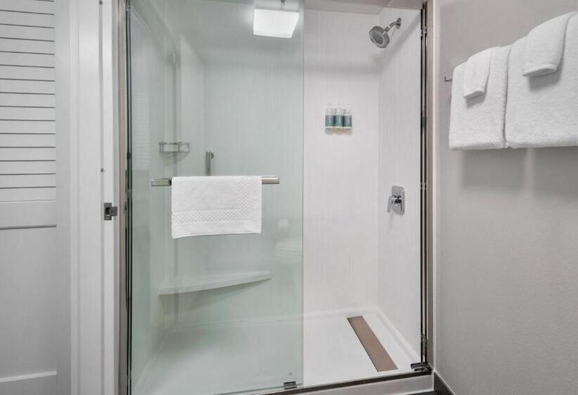 스위트 킹사이즈 침대, Courtyard By Marriott New Carrollton Landover