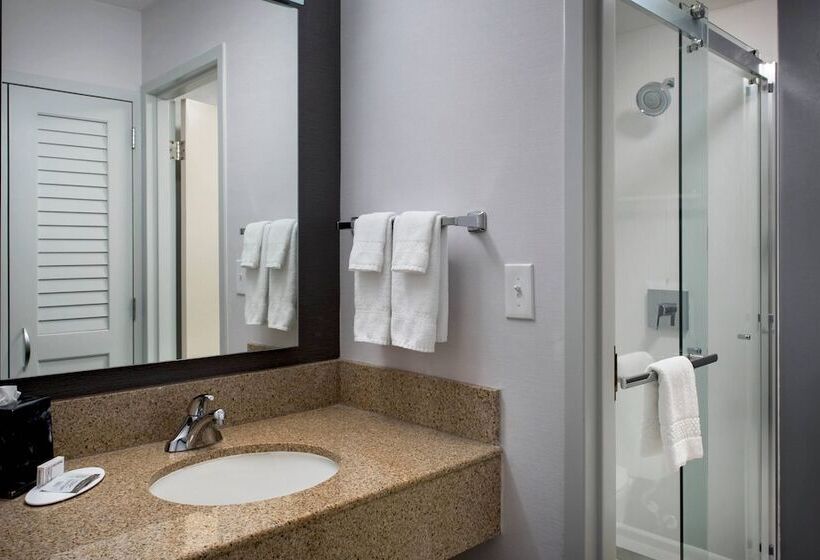 ２ダブルベッドのスタンダードルーム, Courtyard By Marriott Rockville