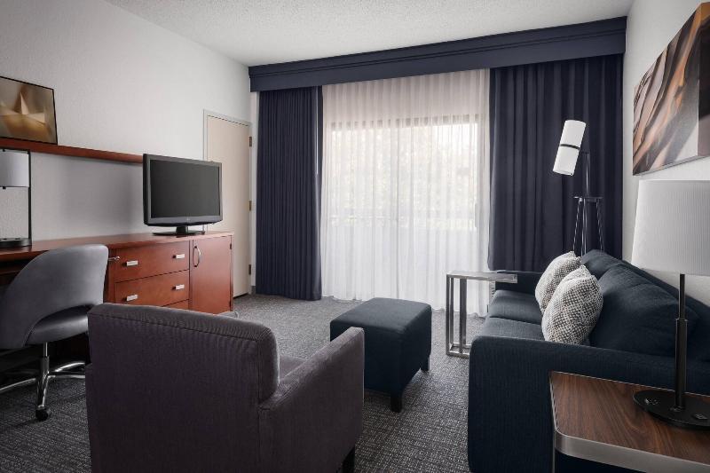 سوییت, Courtyard By Marriott Rockville