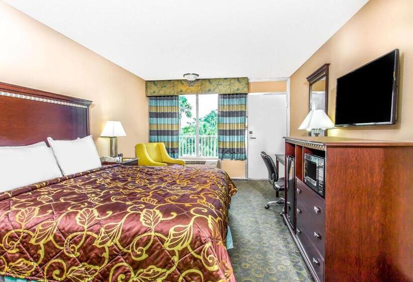 장애인용 디럭스룸, Days Inn By Wyndham Fort Lauderdale Airport Cruise Port