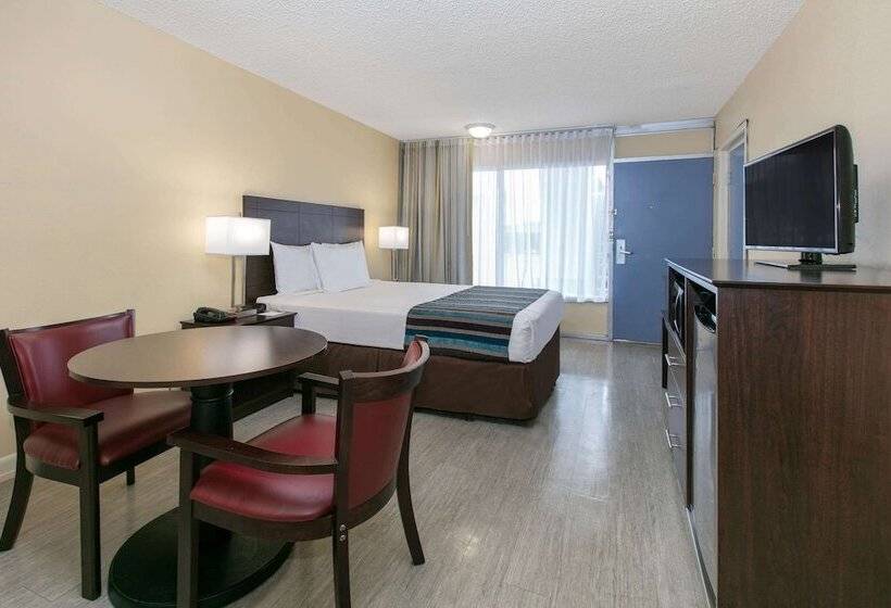 Номер Deluxe Адаптированный для Инвалидов, Days Inn By Wyndham Natchez