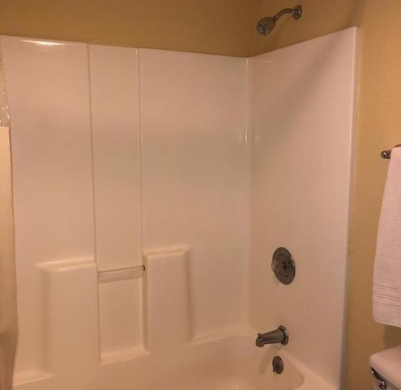 Номер Стандарт 2 Двуспальные Кровати, Days Inn By Wyndham Natchez