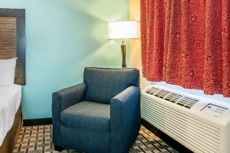 Номер Стандарт, Quality Inn