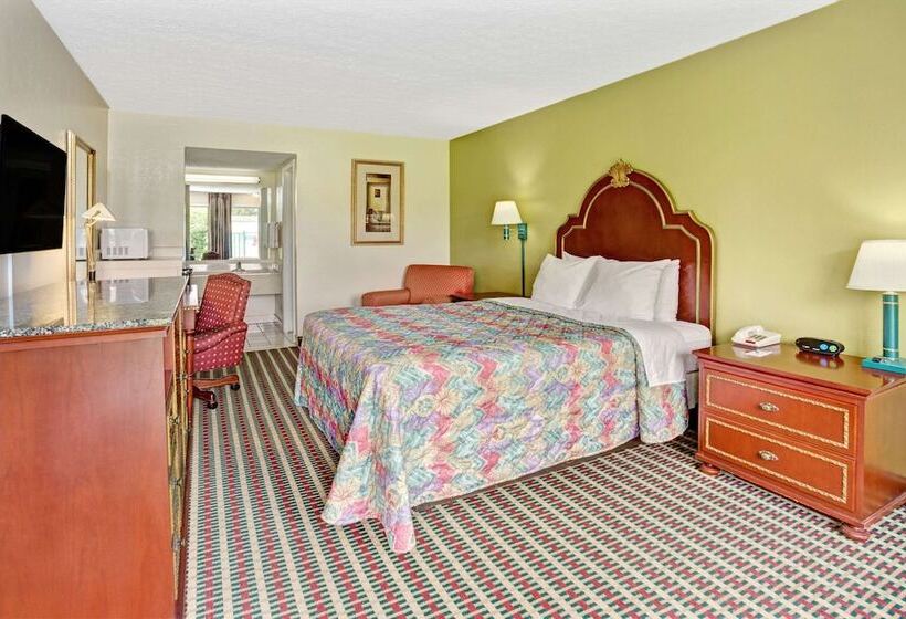 Люкс Повышенной Комфортности, Travelodge By Wyndham Sellersburg / Louisville North