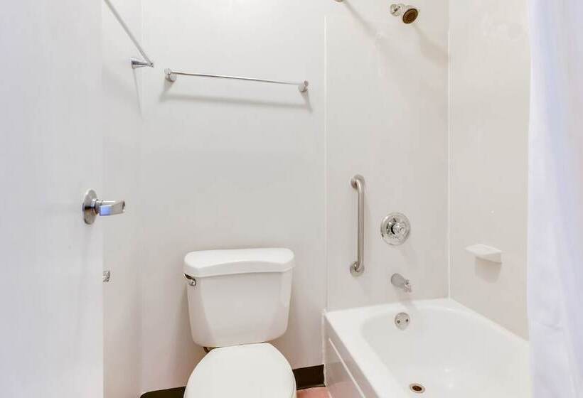 Quarto Standard 2 Camas Casal, Baymont Inn And Suites By Wyndham Columbus / Near Osu