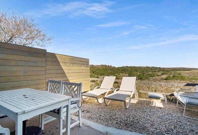 Студия Стандарт, Driftwood Resort On The Ocean