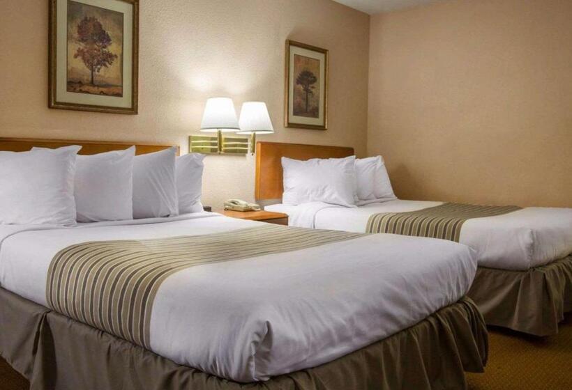 חדר סטנדרט שתי מיטות זוגיות, Econo Lodge Inn & Suites At Fort Moore