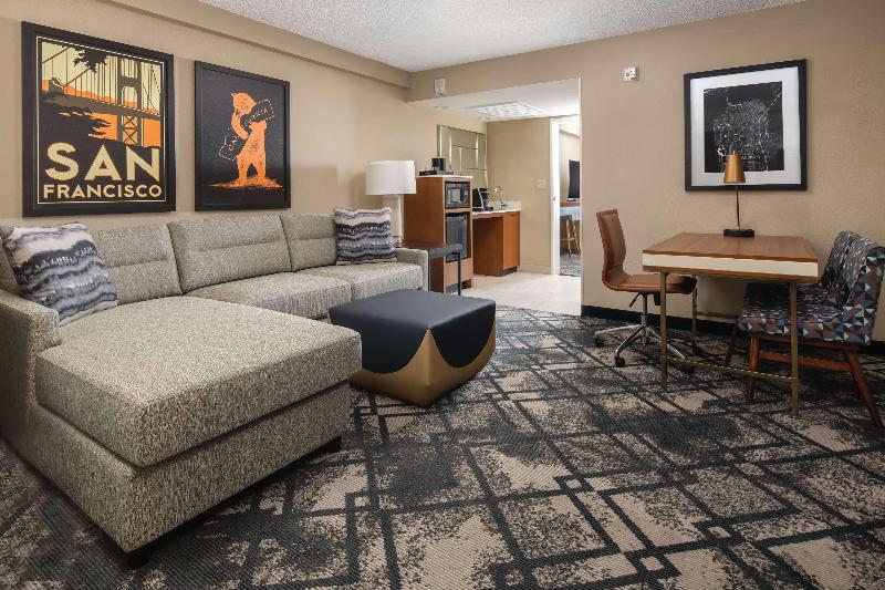 Люкс Кровать Кинг, Embassy Suites San Francisco Airport   South San Francisco