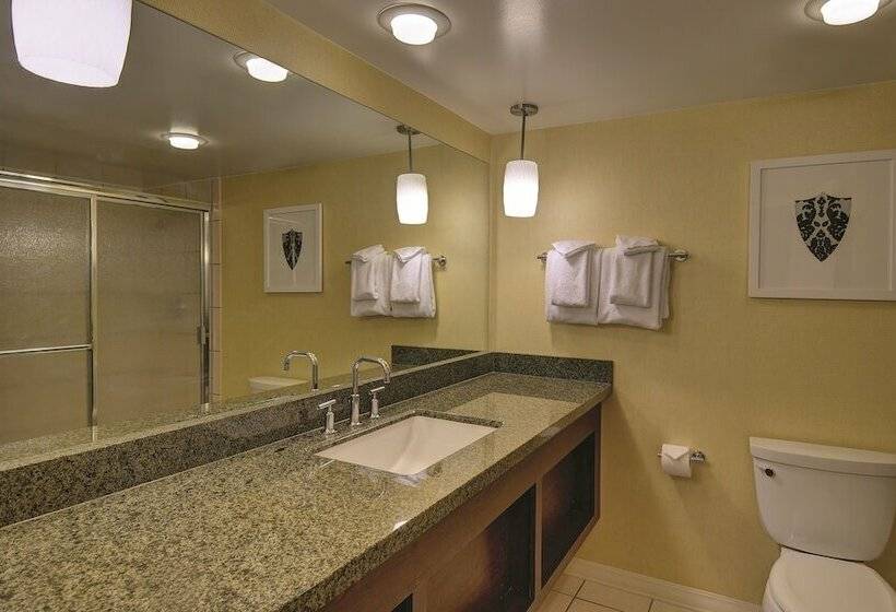 اتاق سوپریور با تخت بزرگ, Excalibur Hotel & Casino