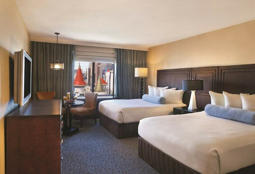 اتاق استاندارد با تخت دو نفره بزرگ, Excalibur Hotel & Casino