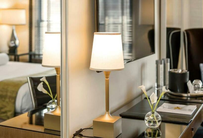 اتاق لوکس, 70 Park Avenue