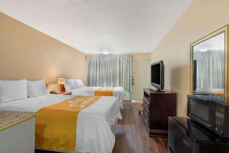 장애인을 위한 스탠다드 룸, Rodeway Inn Colonial Heights I95