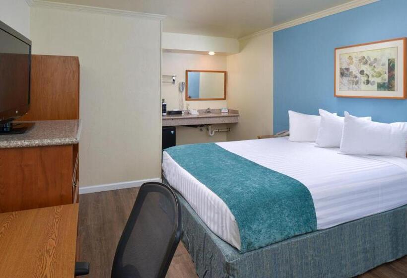 Стандартный Номер Кровать Кинг, Edgewater Inn And Suites