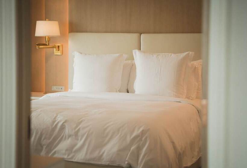 Premium Suite, Four Seasons  Chicago