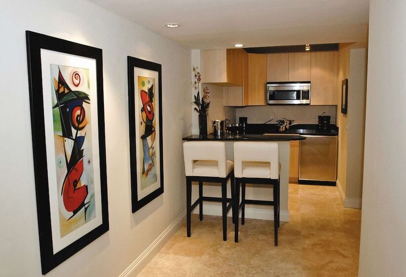 Люкс Вид на Бассейн, Galleryone Doubletree Hilton Gc Turtle Cove