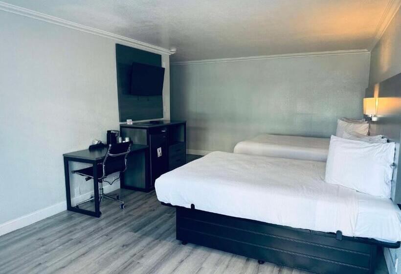 Люкс, Surestay By Best Western Fresno Central