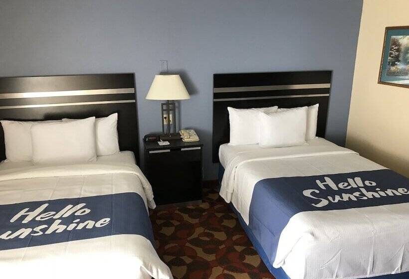 Номер Стандарт 2 Двуспальные Кровати, Days Inn By Wyndham Carlisle North