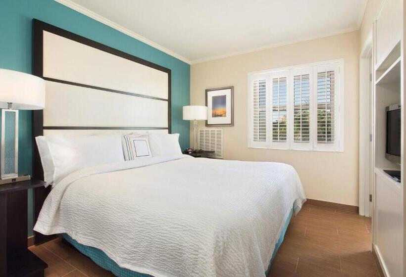 Люкс, Fairfield Inn & Suites By Marriott Key West