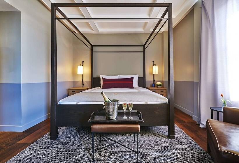 Quarto Superior, The Hollywood Roosevelt
