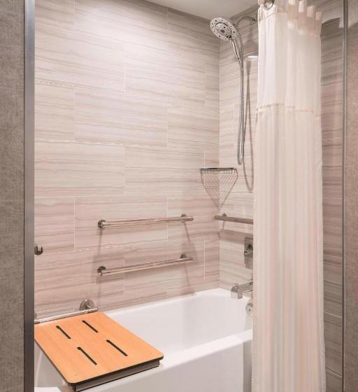 장애인용 디럭스룸, Fullerton Marriott At California State University