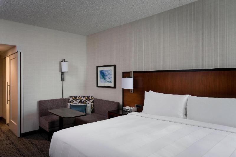 Chambre Club, Houston Airport Marriott At George Bush Intercontinental