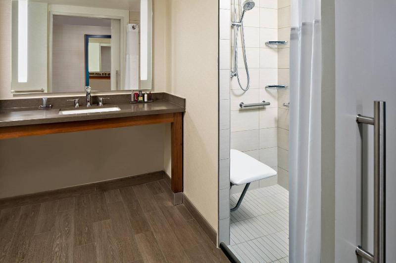 Chambre Club, Houston Airport Marriott At George Bush Intercontinental
