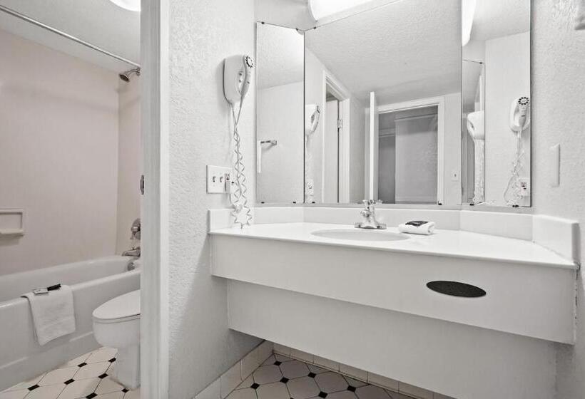Номер Deluxe Кровать Кинг, La Quinta Inn By Wyndham Costa Mesa Orange County