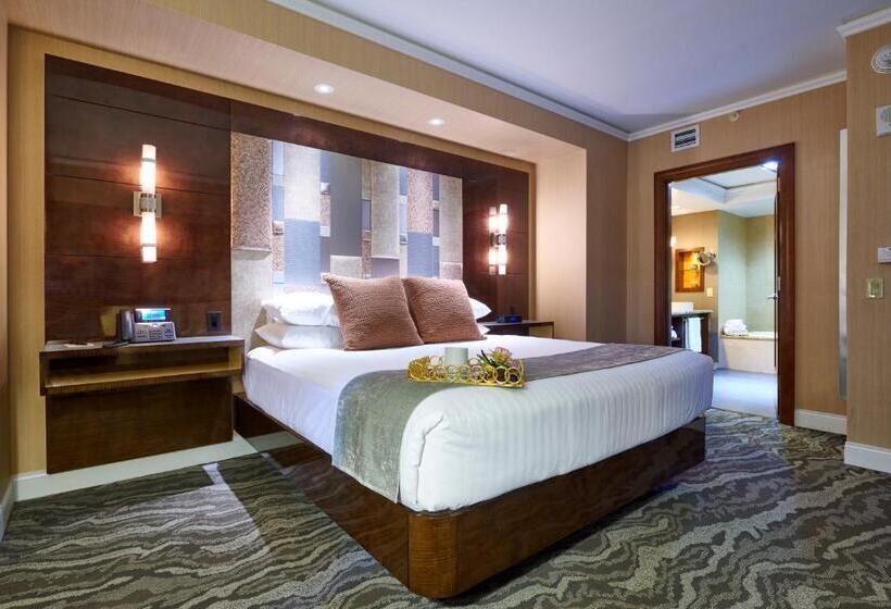 Suite with lake view, Mount Airy Casino Resort   Adults Only 21 Plus