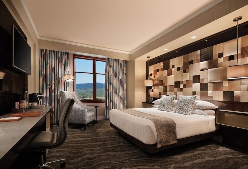 Номер Deluxe Вид на Озеро, Mount Airy Casino Resort   Adults Only 21 Plus